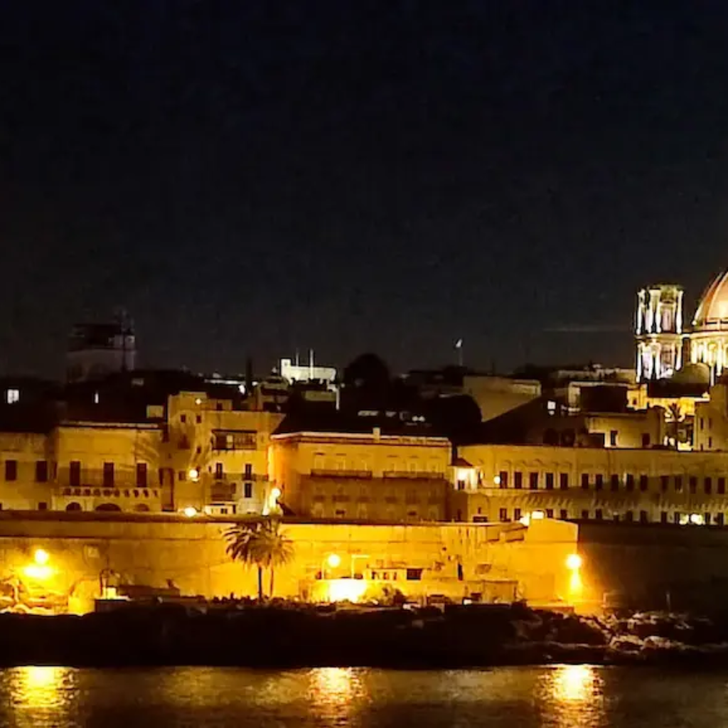 Capodanno a Malta, immagine La Valletta di notte